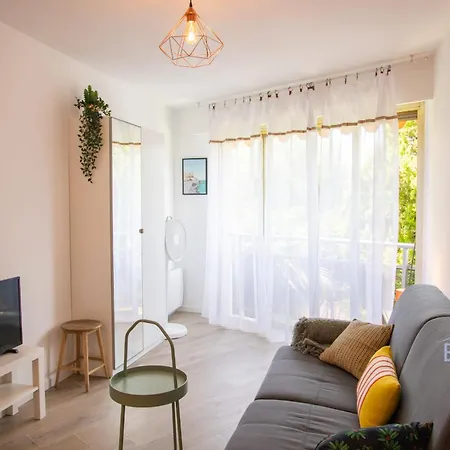 With Swimming Pool In Juan Les Pins Apartman