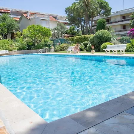 With Swimming Pool In Juan Les Pins * アンティーブ